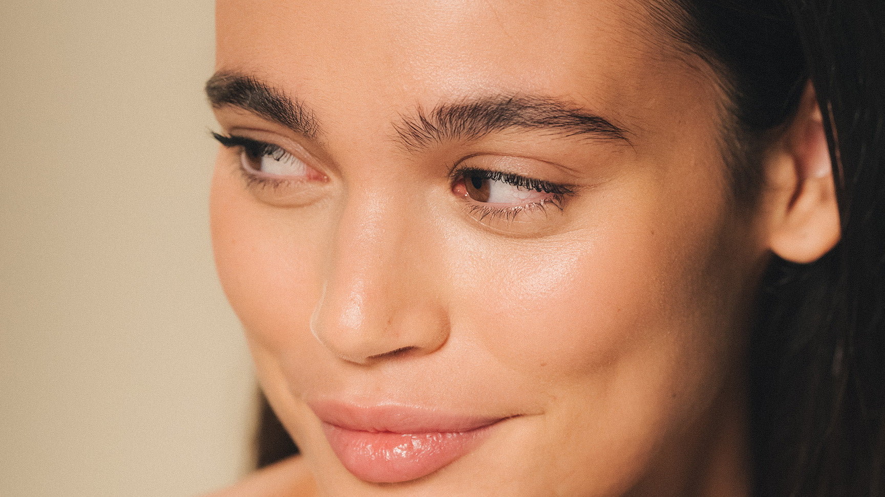 Skincare estate 2025: le 5 tendenze da conoscere per una pelle radiosa