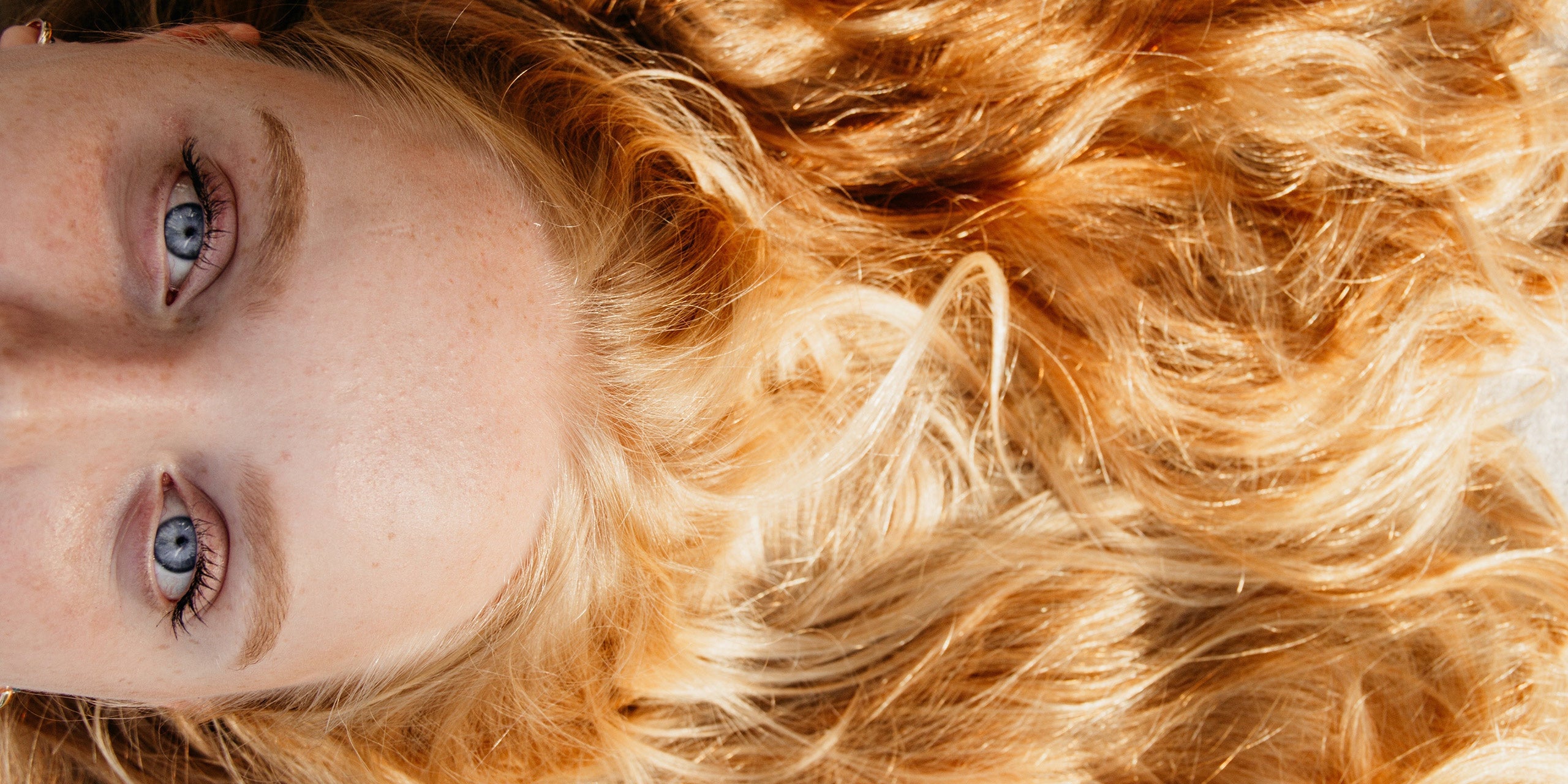 Tutto quello che c’è da sapere sull'olio di Jojoba, il miglior alleato per i tuoi capelli.