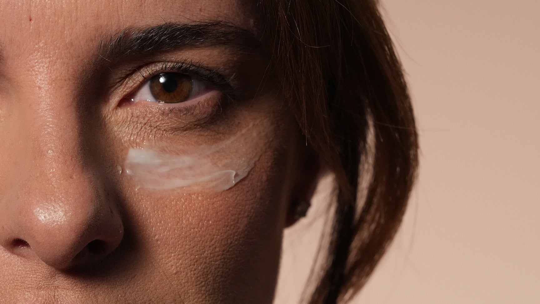 Peptidi nella skincare: cosa sono e perché sono essenziali per la tua pelle